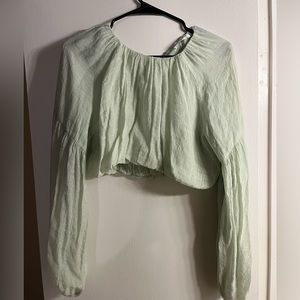 Green cropped long sleeve from Vestique!!